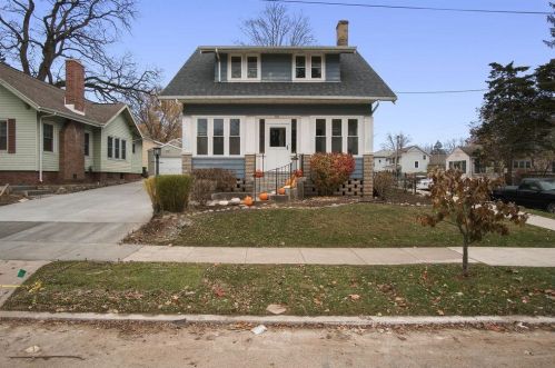 502 Napoleon St, Valpo, IN 46383-4748