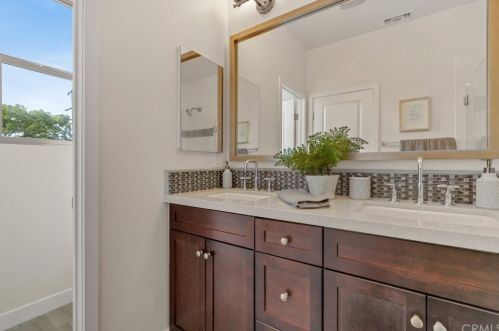 806 Santa Ana Blvd, Santa Ana CA 92701-3962 exterior