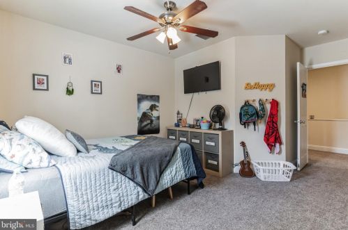 6318 Linden St, Shady Side MD  20764-2910 exterior