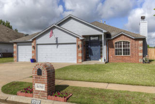 11702 Holley Ct, Jenks, OK 74037-5052