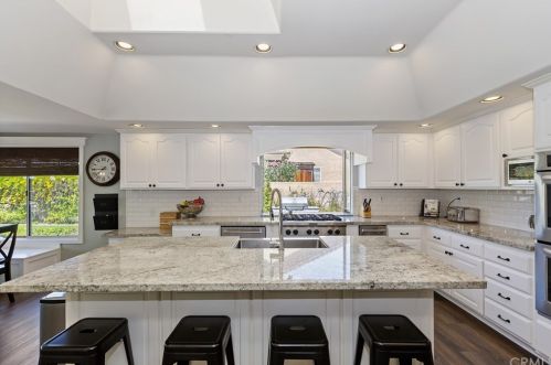 7539 Whitegate Ave, Riverside CA  92506-5455 exterior