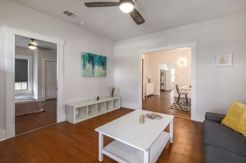 2015 2nd St, Austin TX  78702-4565 exterior