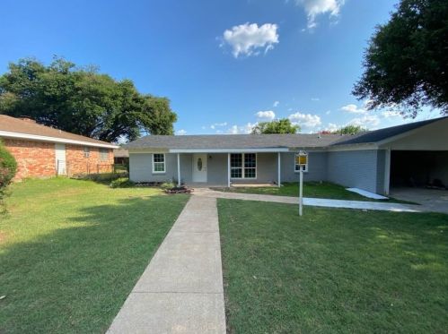229 Bellvue Dr, Fort Worth, TX 76134-3926