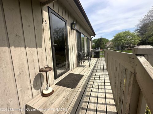 16 Provident Ct, Tinton Falls NJ  07712-7264 exterior