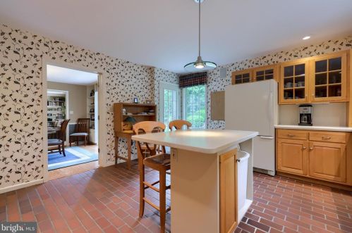 142 Bentley Ln, Lancaster PA  17603-6204 exterior