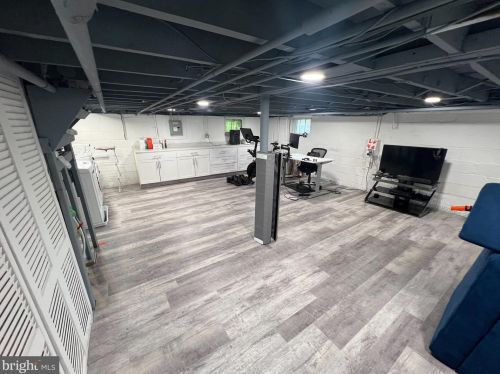 405 Avondale Ave, Haddonfield NJ 08033-2809 exterior