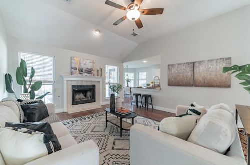 6868 Auckland Dr, Austin TX  78749-4139 exterior