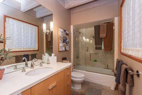 1721 Grouse Rdg, Truckee CA  96161-4033 exterior