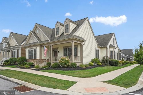 328 Liberty St, Ephrata, PA 17522-9179