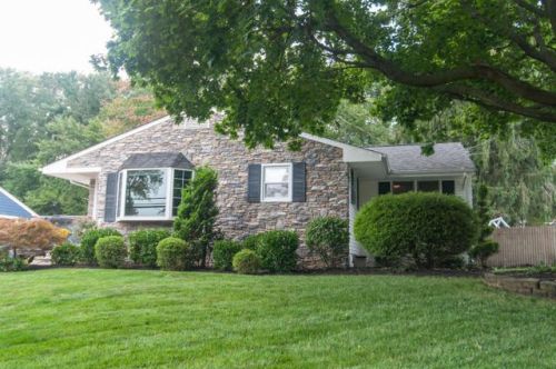 26 Melrose Ter, Middletown, NJ 07748-2726
