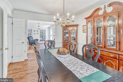 12125 Darnley Rd, Woodbridge VA  22192-6615 exterior