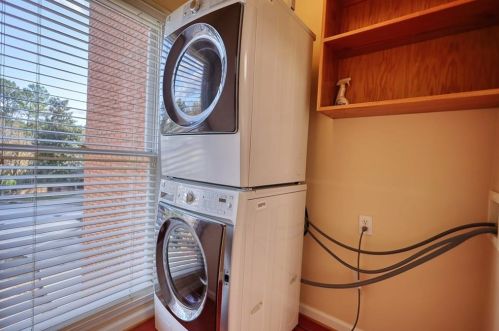 310 Halah Cir, Atlanta GA  30328-5200 exterior
