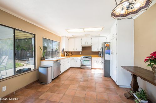 242 Crescent Ave, Santa Maria CA  93455-5421 exterior