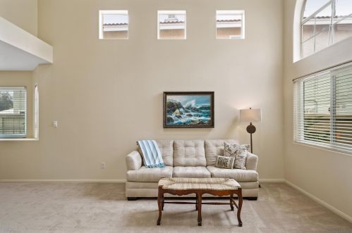 3221 San Tomas Dr, Oceanside, CA 92056-3243