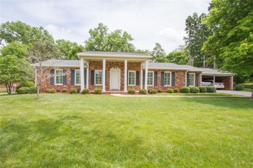 402 Heyward Rd, Anderson, SC 29621-3323