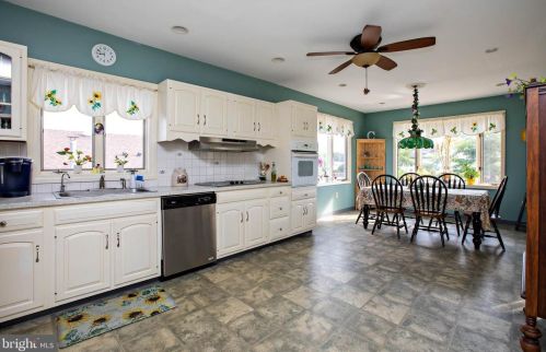 3240 48 St, Camden NJ 08109-2108 exterior