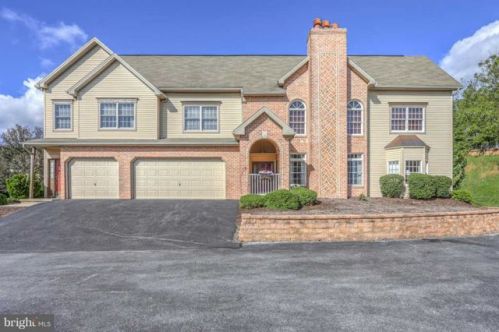 4555 Deer Path Rd, Harrisburg, PA 17110-3923