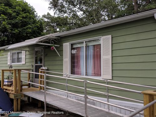 85 Woodchuck Pkwy, Lakehurst, NJ 08759-3631