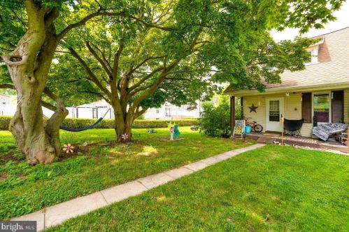 1722 King St, York PA  17404-5619 exterior