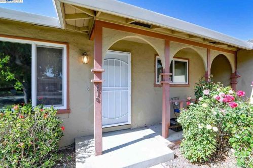 2616 Bon Bon Dr, San Jose, CA 95148-2006