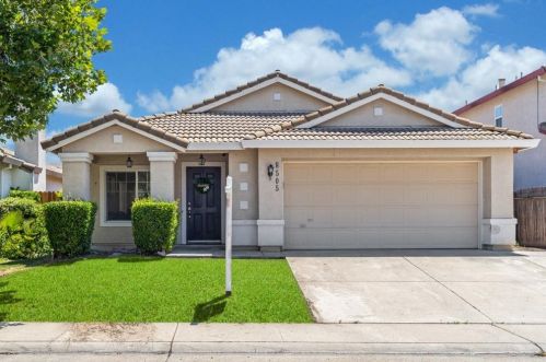 8505 Heritage Hill Dr, Elk Grove, CA 95624-3927