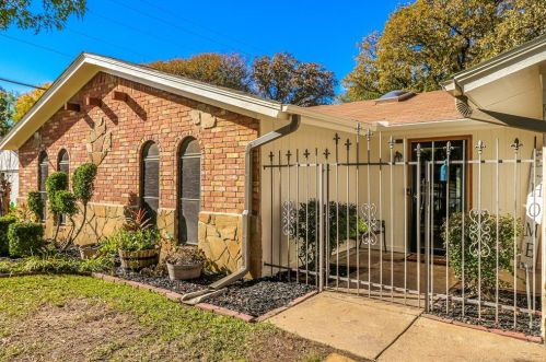 6905 Briardale Dr, Fort Worth, TX 76182-3944