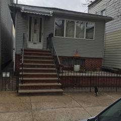 394 Lafayette St, Newark, NJ 07105-2704