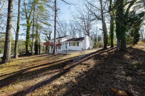 2581 Lake Capri Rd, Conyers, GA 30012-3341