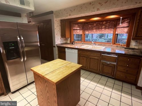 10 Redgate Ct, Silver Spring MD  20905-5726 exterior