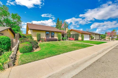 974 Skyview Dr, Valley Home, CA 95361-2620
