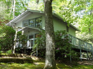 98 Wingina Pl, Highlands, NC 28741-8217