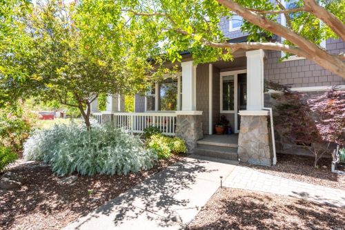 979 Lupine Ct, Healdsburg, CA 95448-3470