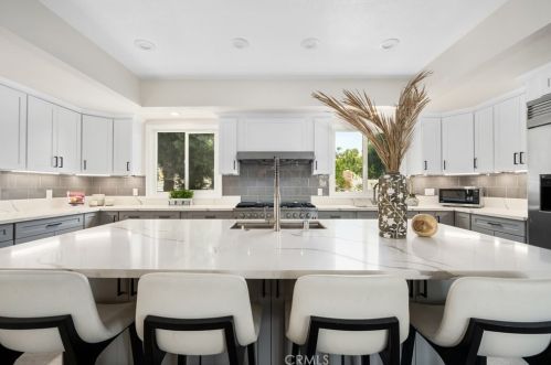 10228 Overhill Dr, Santa Ana CA  92705-1595 exterior