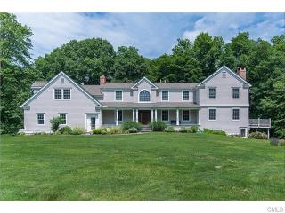 51 Leslie Ln, Fairfield, CT 06824-1665