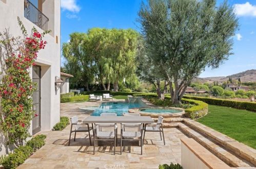 22 Black Falcon, Irvine CA  92603-0420 exterior