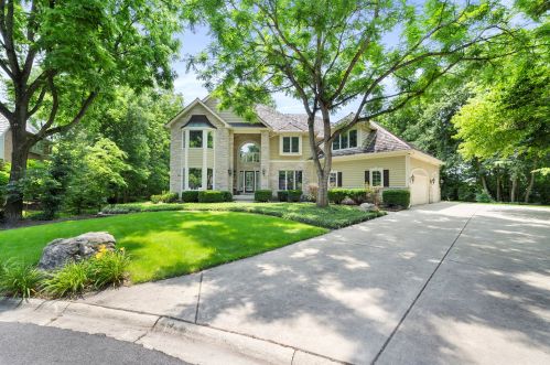 216 Crooked Tree Ct, Naperville, IL 60565-5430