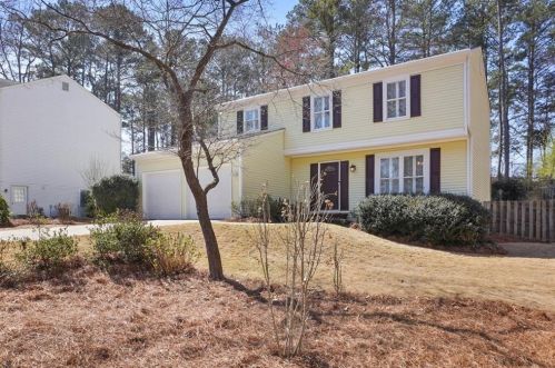 1469 Heritage Glen Dr, Marietta, GA 30068-2015