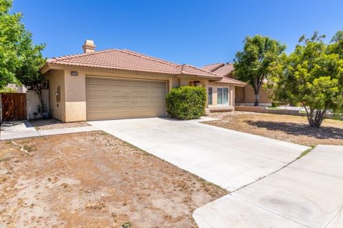 1025 Daniel Ct, San Jacinto, CA 92583-4415