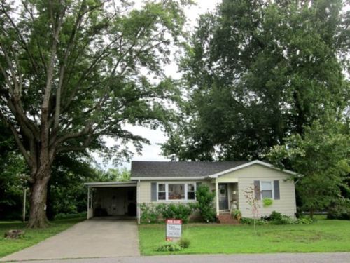706 Wilmar Dr, Brownsville, IL 62821-1504