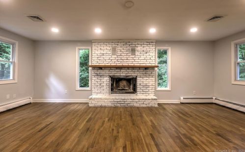 34 Brookwood Ln, Huntington CT  06484-2051 exterior