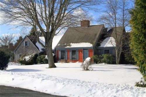 34 Sachem Rd, Tiverton, RI 02878-4736