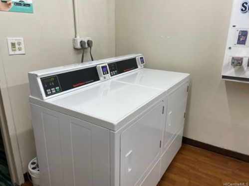 410 Atkinson Dr, Honolulu HI 96814-4730 exterior