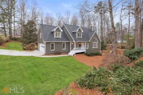 1226 Lake Colony Dr, Marietta, GA 30068-2814