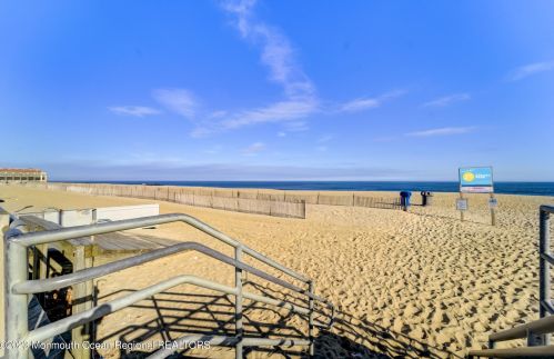 400 4th Ave, Tinton Falls NJ  07712-6081 exterior