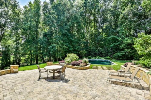 8475 Lazy Oaks Ct, Atlanta GA  30350-3532 exterior