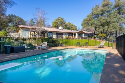 11890 Nugget Ln, Sutter Creek, CA 95685-9643