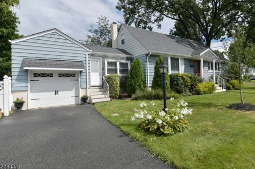 86 7th Ave, Paterson, NJ 07506-1605