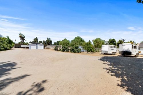 2150 Gratton St, Riverside CA  92504-5201 exterior