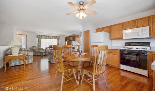 1470 Woodland Dr, South Elgin, IL 60177-2992
