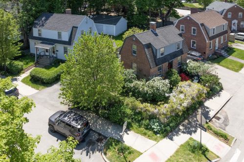 79 Saratoga Way, Portsmouth, NH 03801-3448